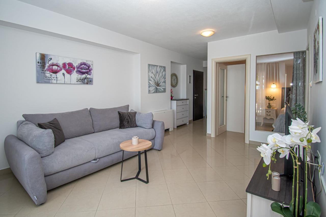 Beachfront Apartments Gabine Kastela Dış mekan fotoğraf