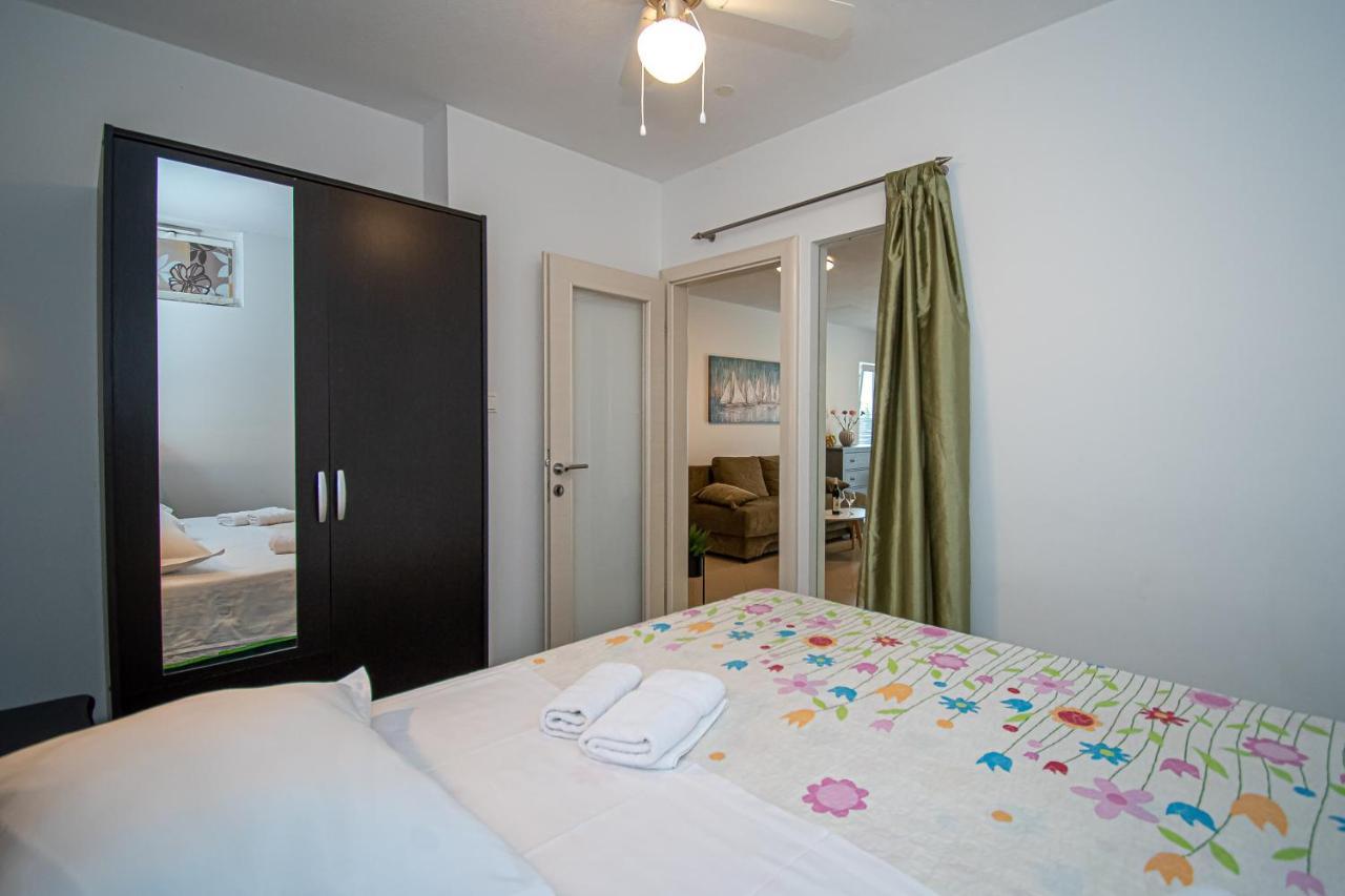 Beachfront Apartments Gabine Kastela Dış mekan fotoğraf