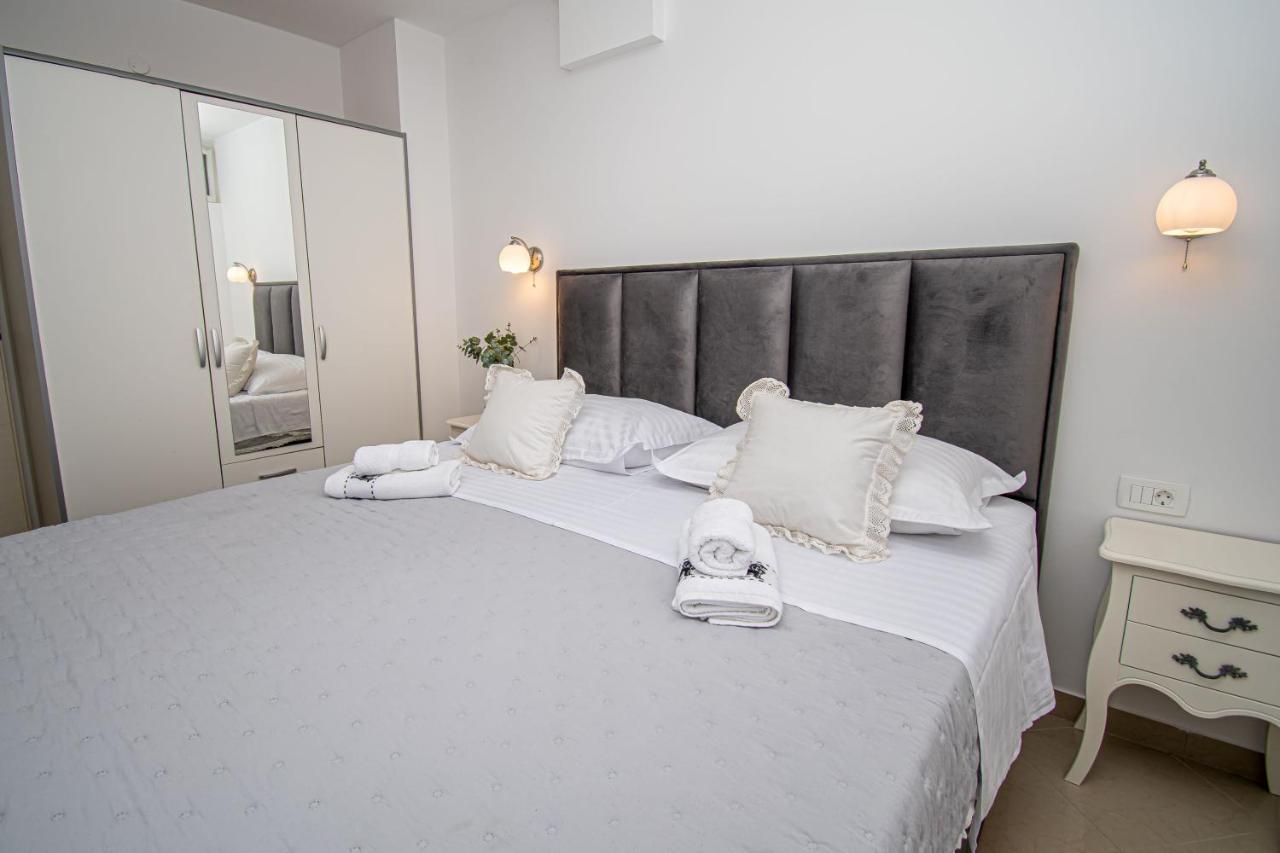Beachfront Apartments Gabine Kastela Dış mekan fotoğraf