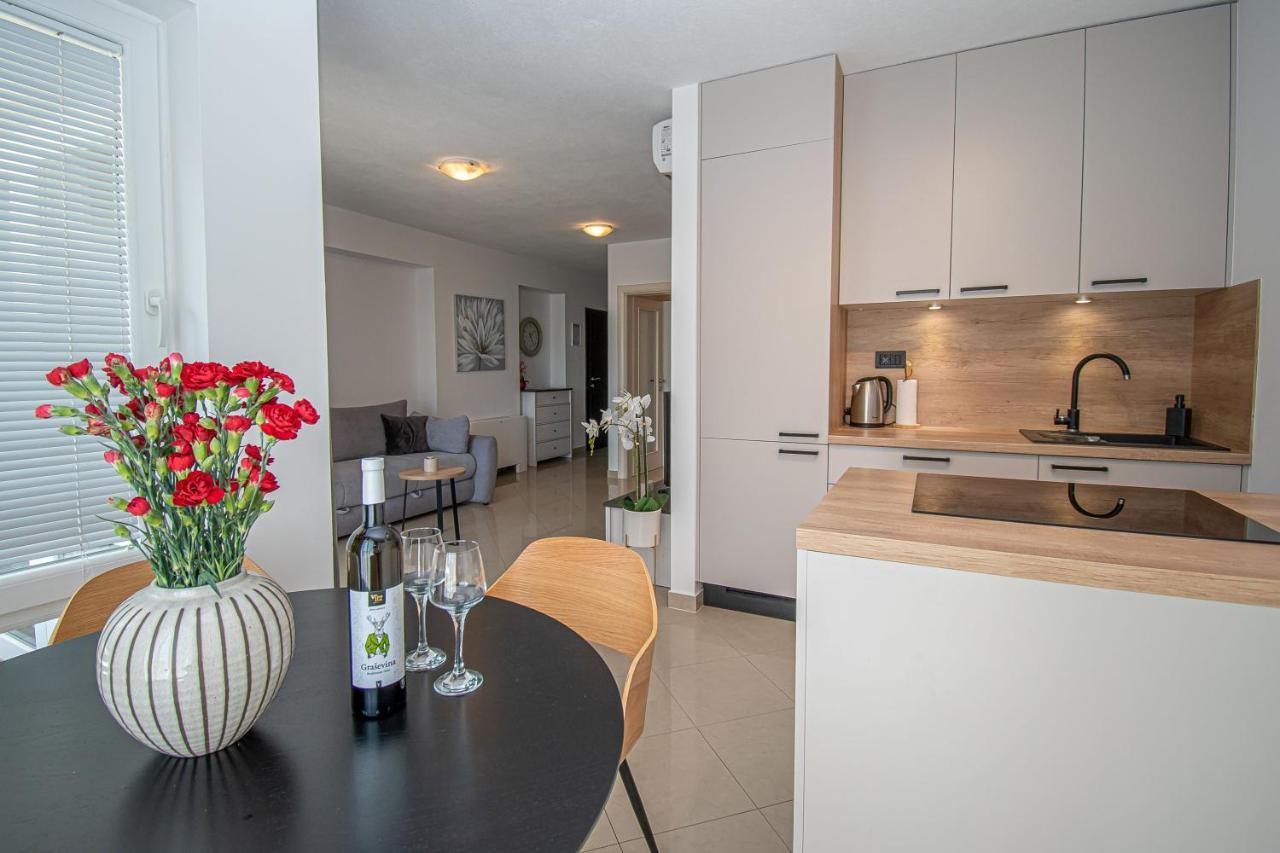 Beachfront Apartments Gabine Kastela Dış mekan fotoğraf