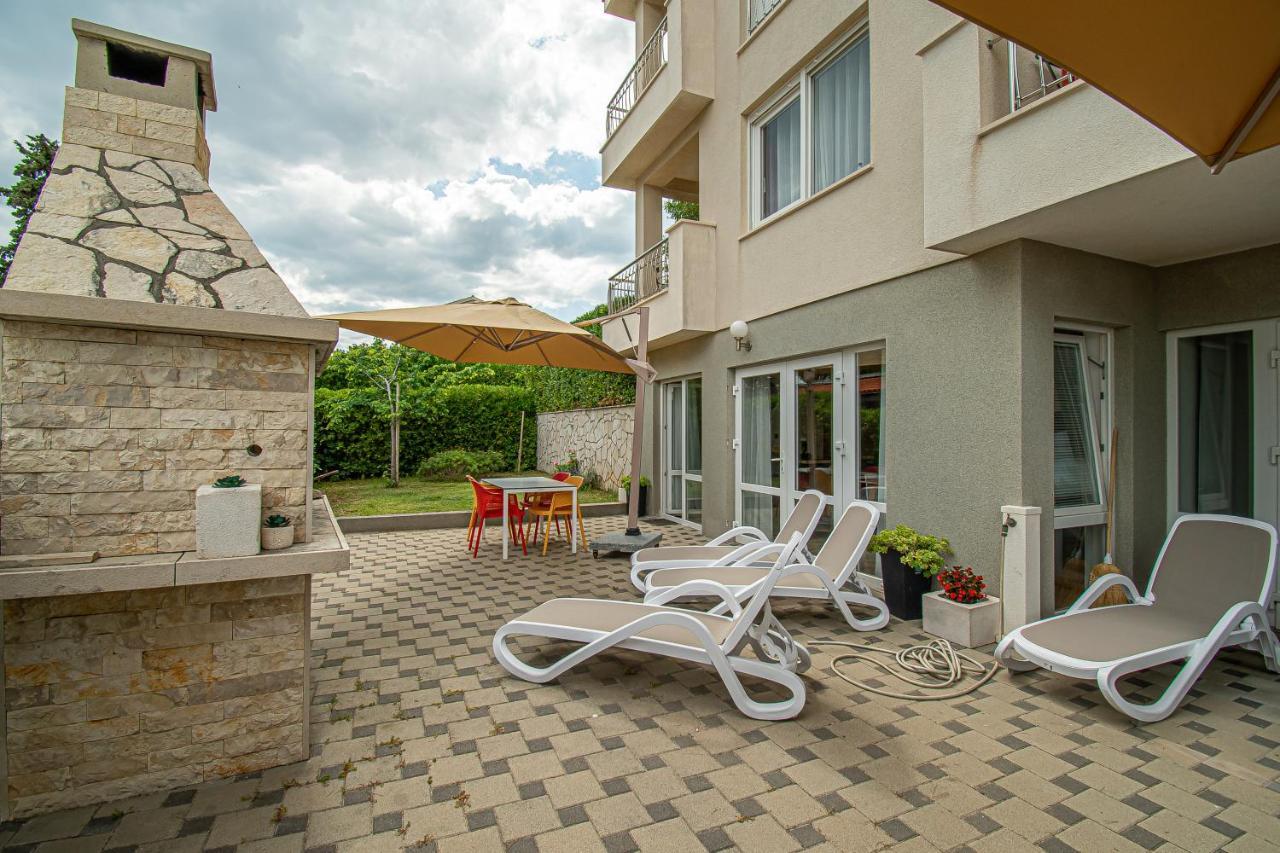 Beachfront Apartments Gabine Kastela Dış mekan fotoğraf