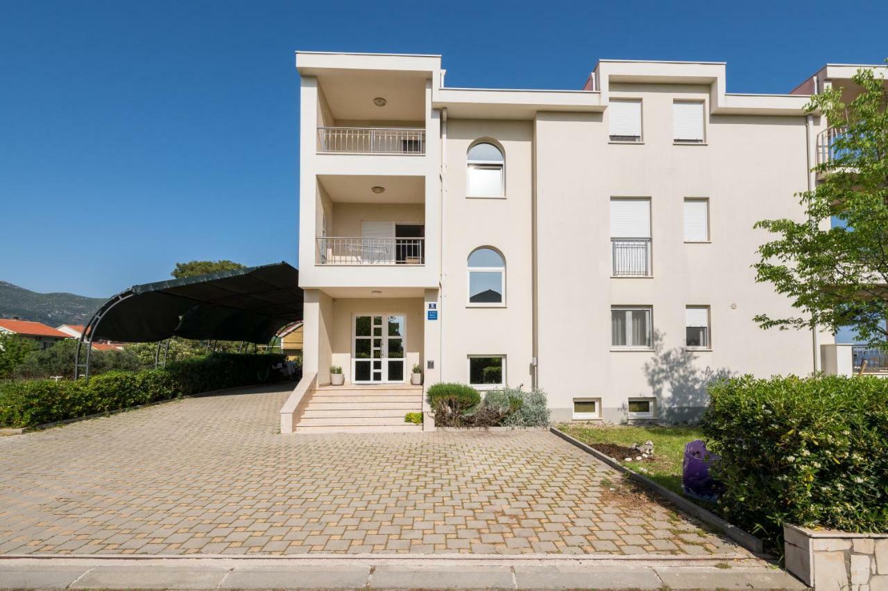 Beachfront Apartments Gabine Kastela Dış mekan fotoğraf